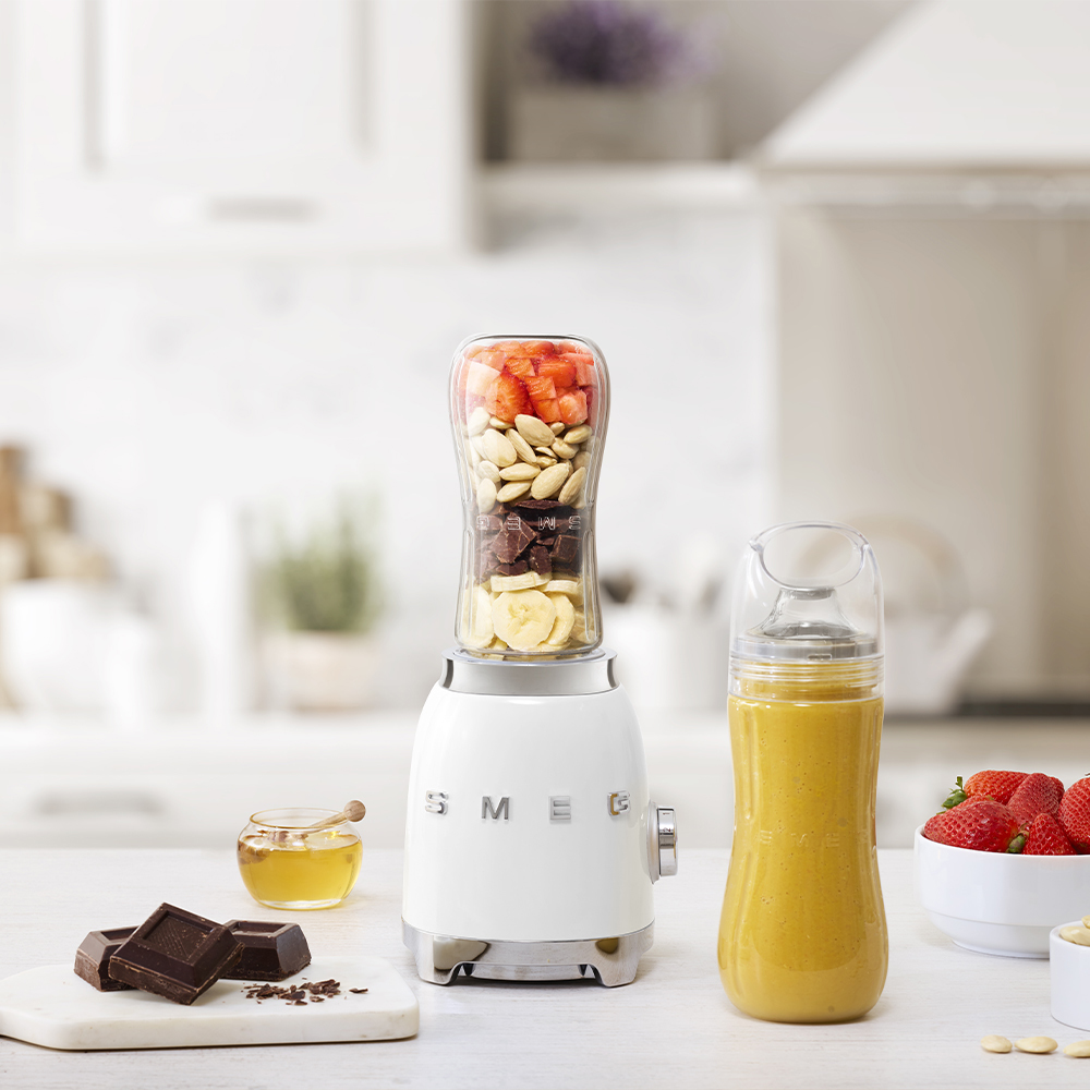 SMEG 50'STYLE GLASS BLENDER WHITE PBF01WHEU